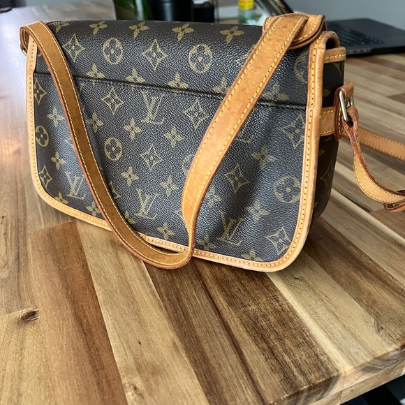 Authentic Vintage 90’s Louis Vuitton Monogram Sologne Crossbody bag. - Picture 2 of 4